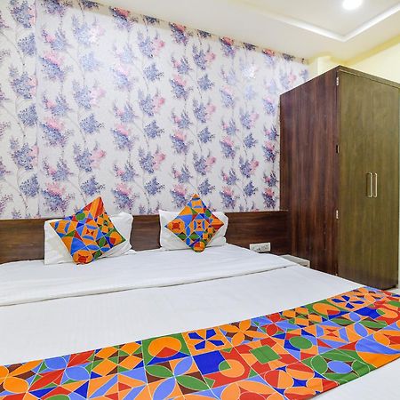 Fabexpress A2 And Restro Hotel Indaur Kültér fotó