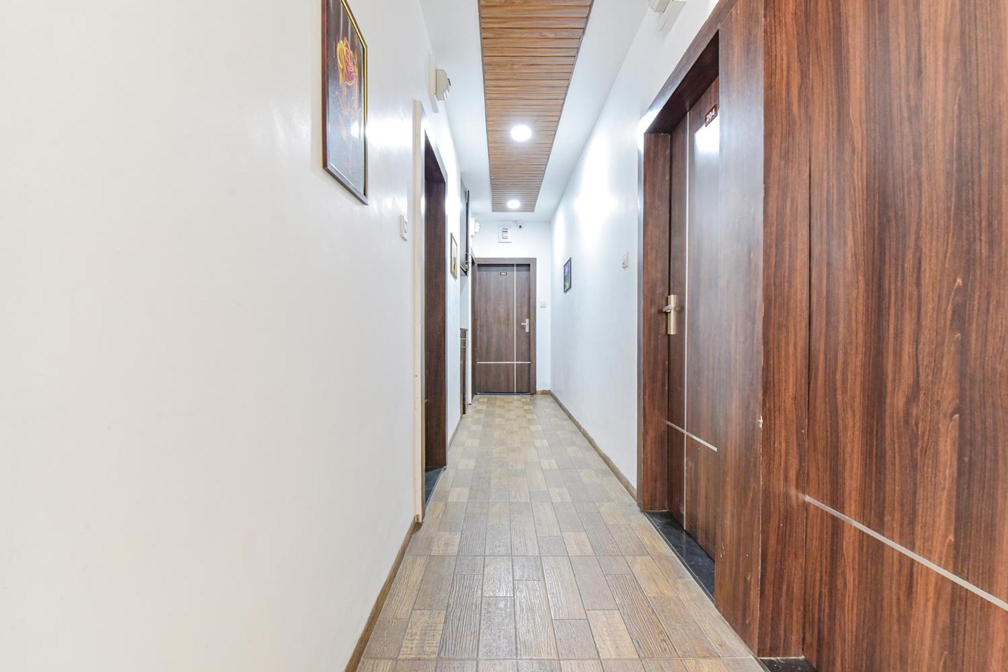 Fabexpress A2 And Restro Hotel Indaur Kültér fotó